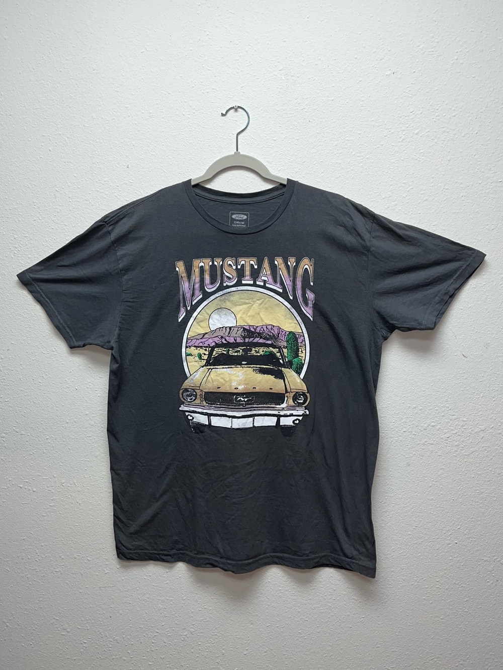 Grey Ford Mustang T-Shirt - Picture 1 of 4